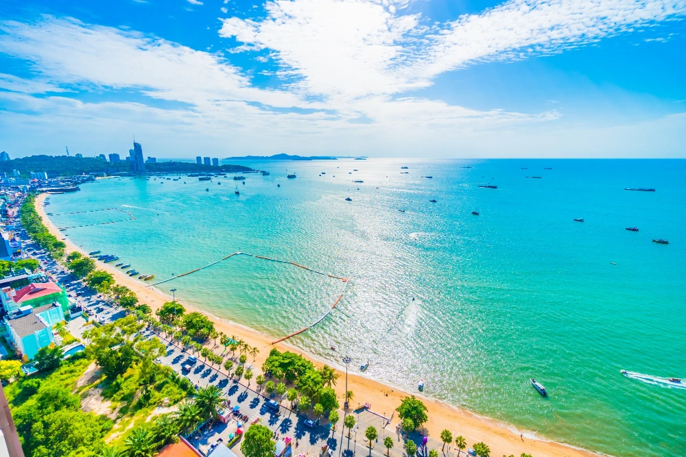 Bangkok to Hua Hin Taxi & Transfer Guide – The Best Way to Travel in 2025